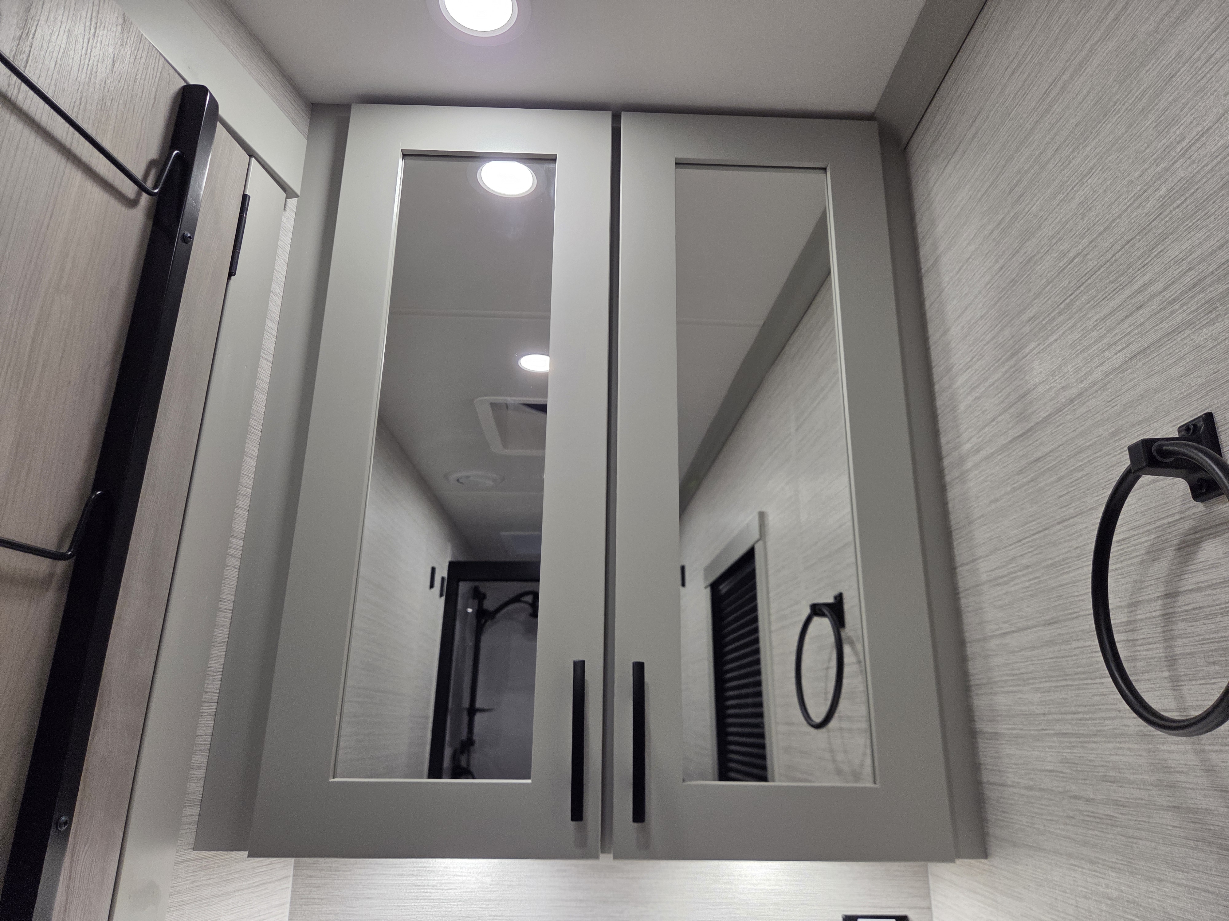 2027 Dynamax Europa 31SS - Image 18