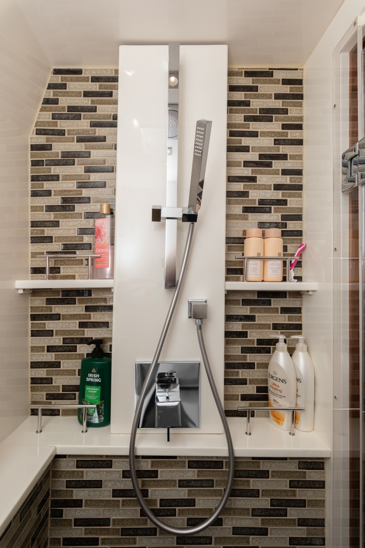 2018 Sea Ray L650 FLY - Image 59
