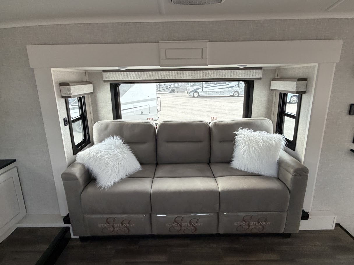 2025 JAYCO NORTH POINT 382FLRB - Image 12