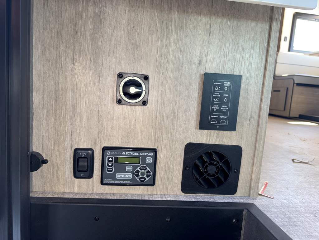 2026 GRAND DESIGN LINEAGE SERIES F 31ZW - Image 10