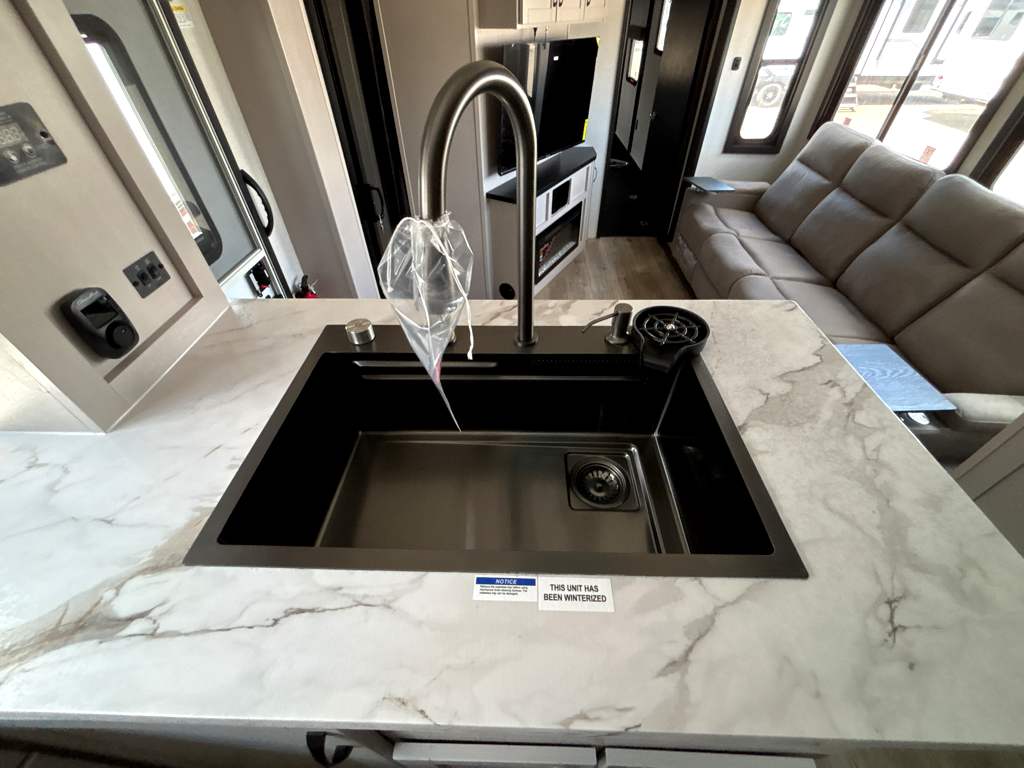 2026 JAYCO SEISMIC 413 - Image 19