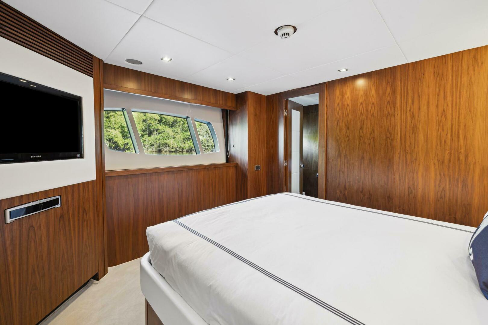 2011 Sunseeker 34M - Image 22