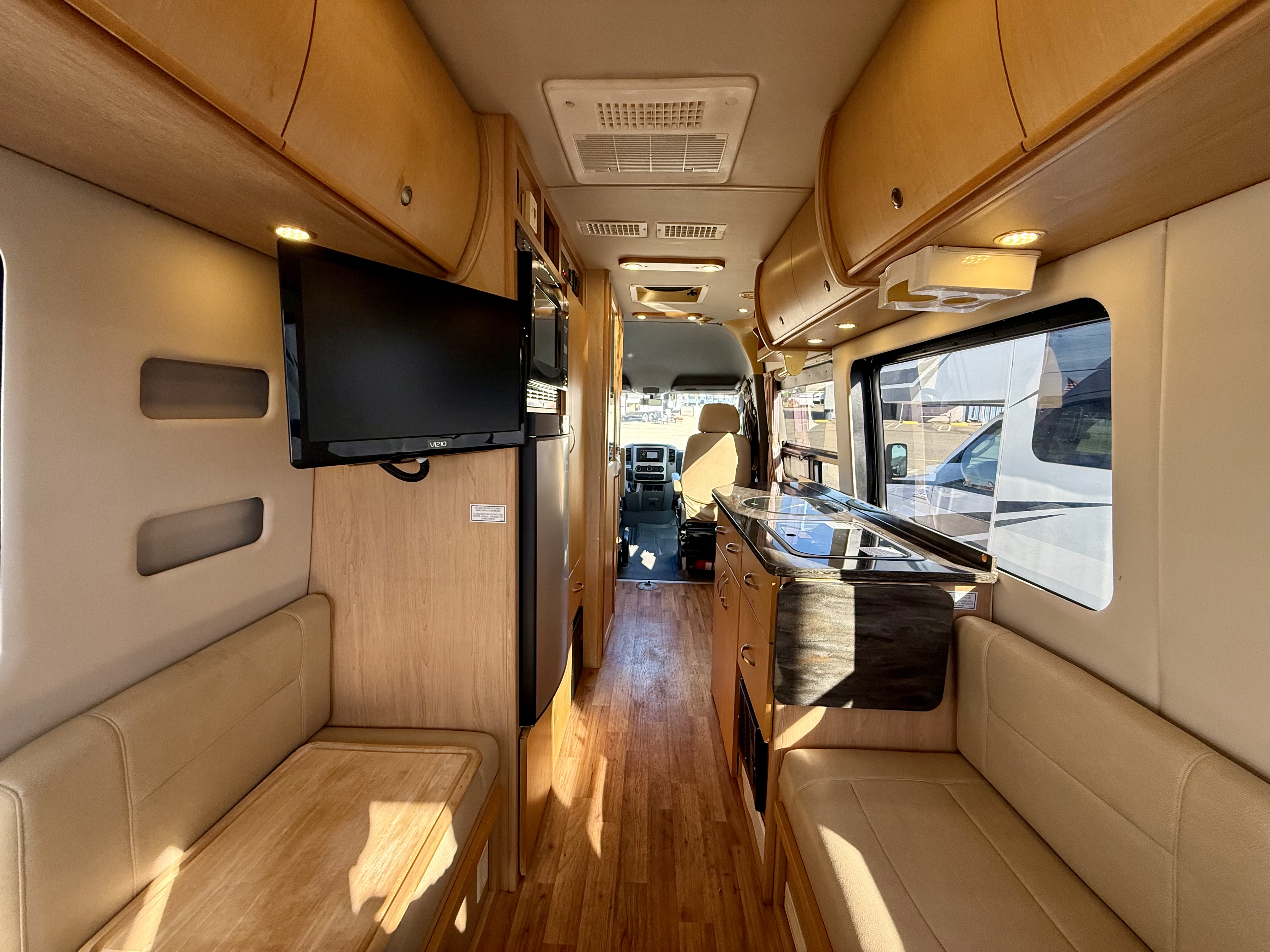 2012 Leisure Travel Free Spirit - Image 14