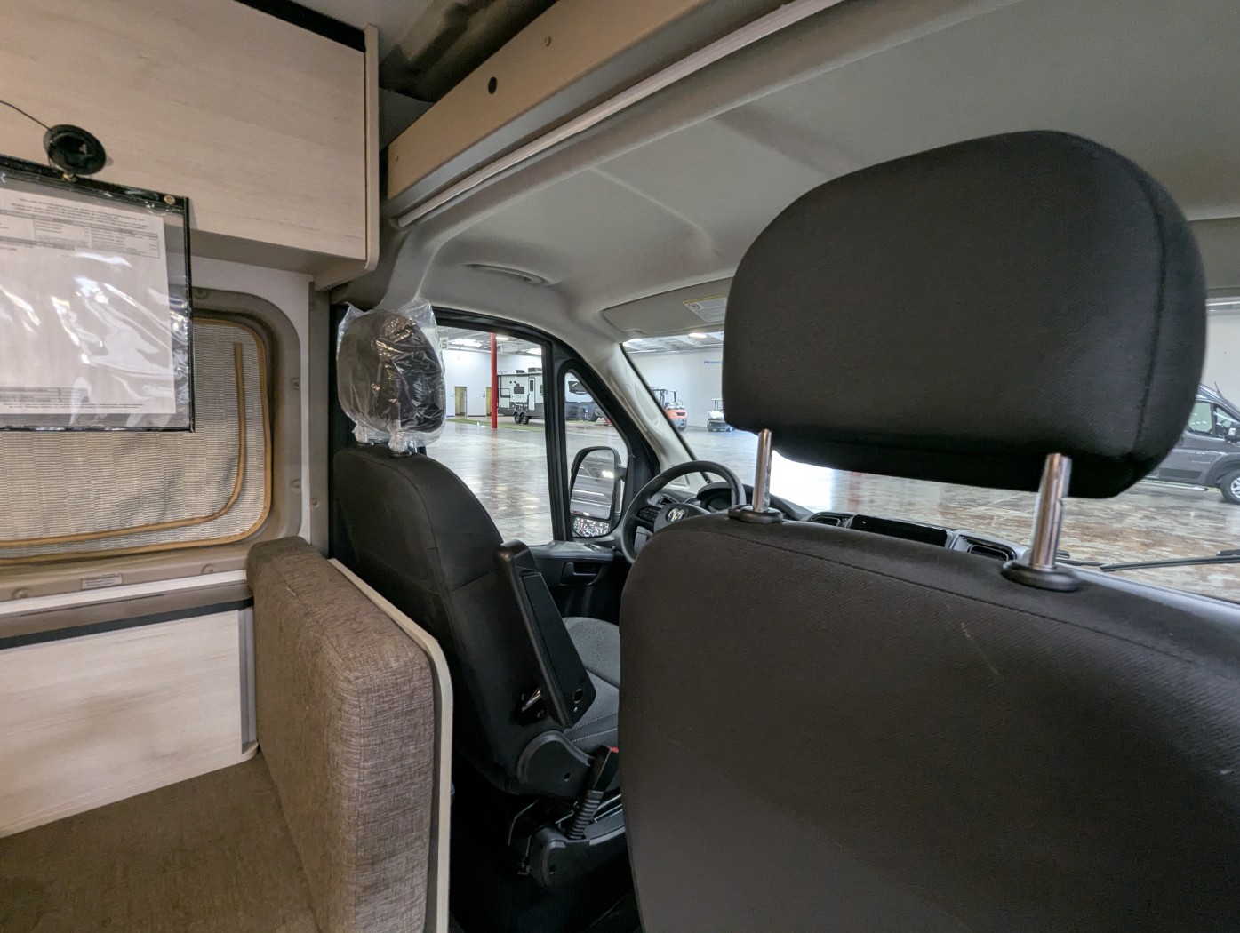 2027 Winnebago Solis Pocket 36A - Image 9