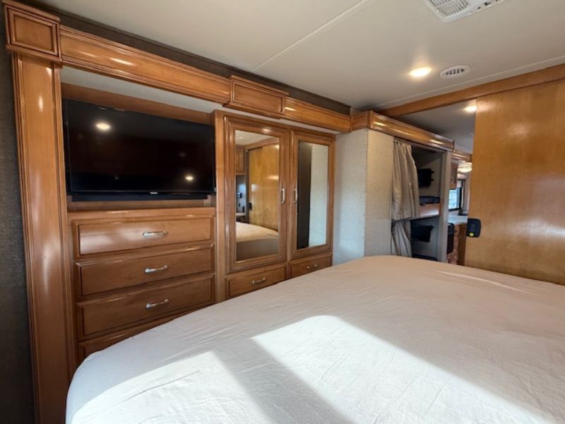 2017 Thor Motor Coach Four Winds Super C 35SB - Image 22