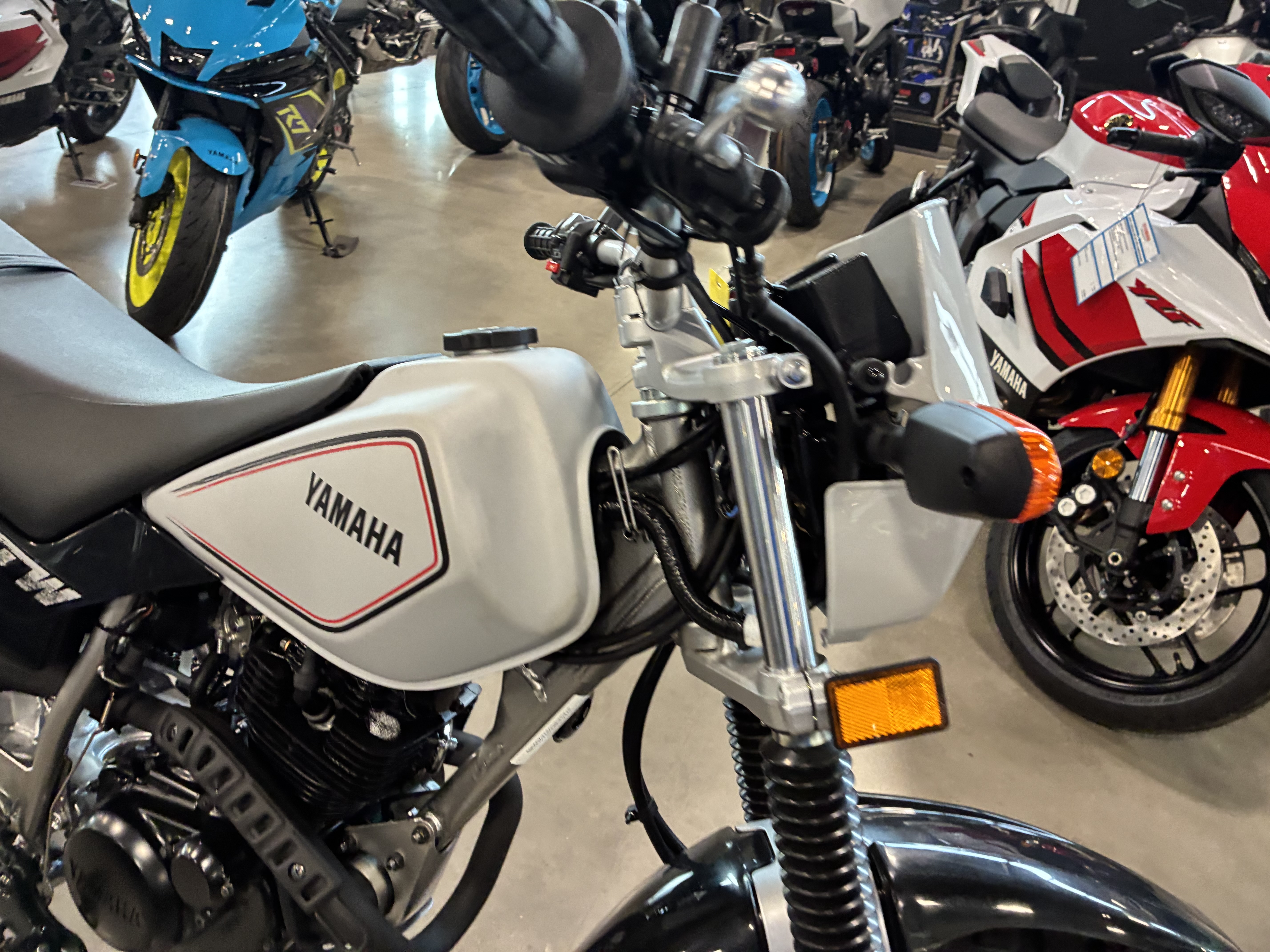 2027 Yamaha TW200 - Image 2