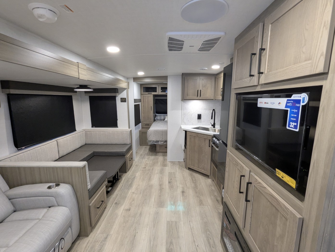 2027 Forest River Rockwood Ultra Lite 2706BH - Image 41