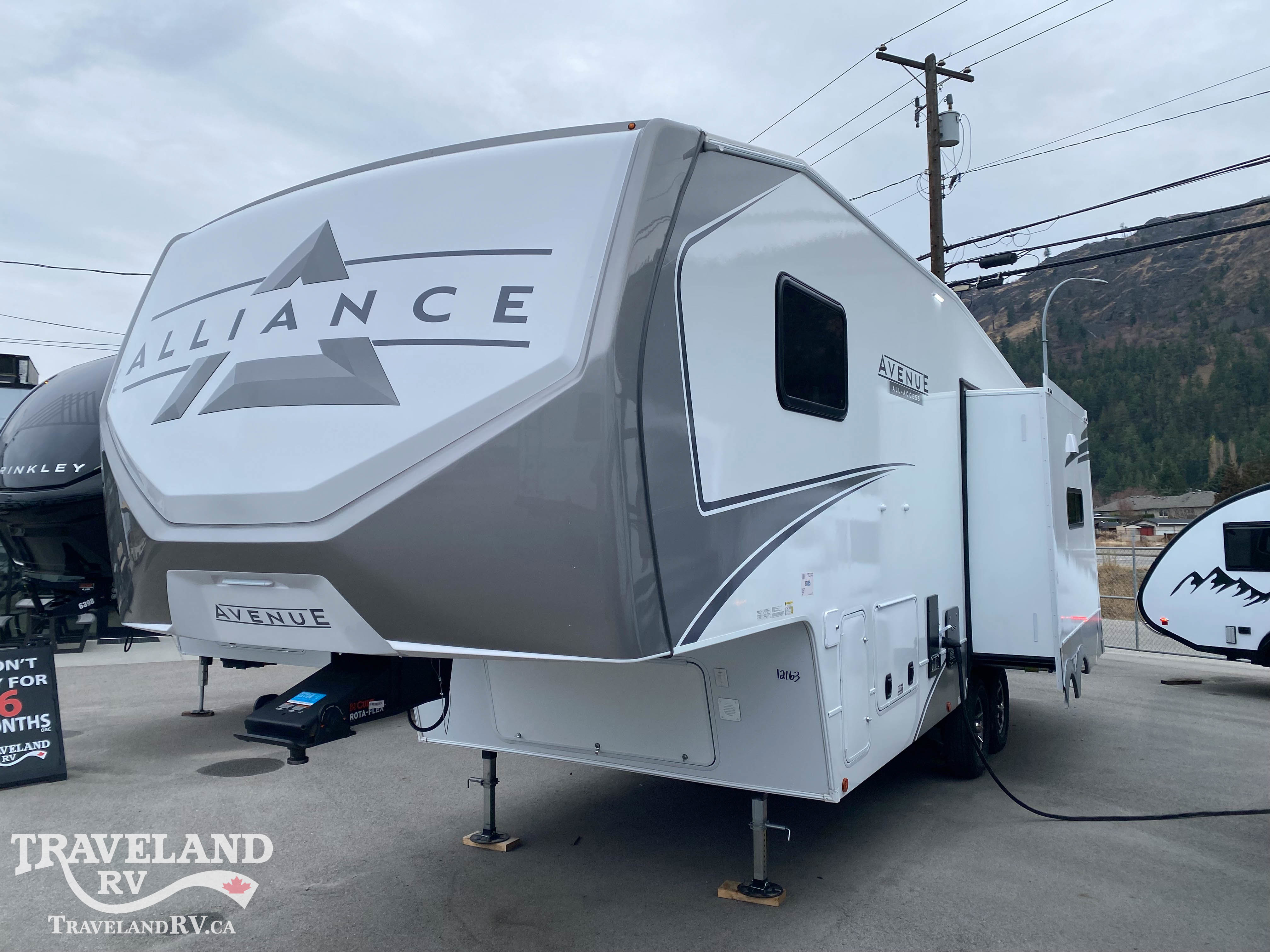 2026 Alliance RV AVENUE 25RL - Image 4