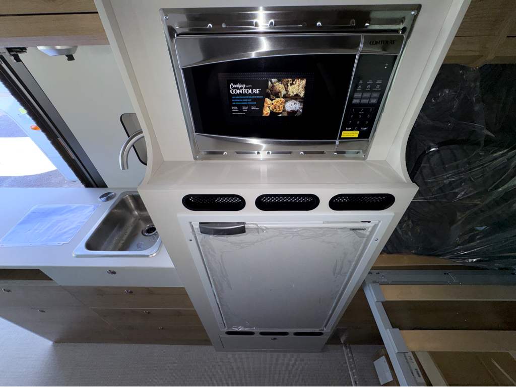 2026 AIRSTREAM RANGELINE - Image 12