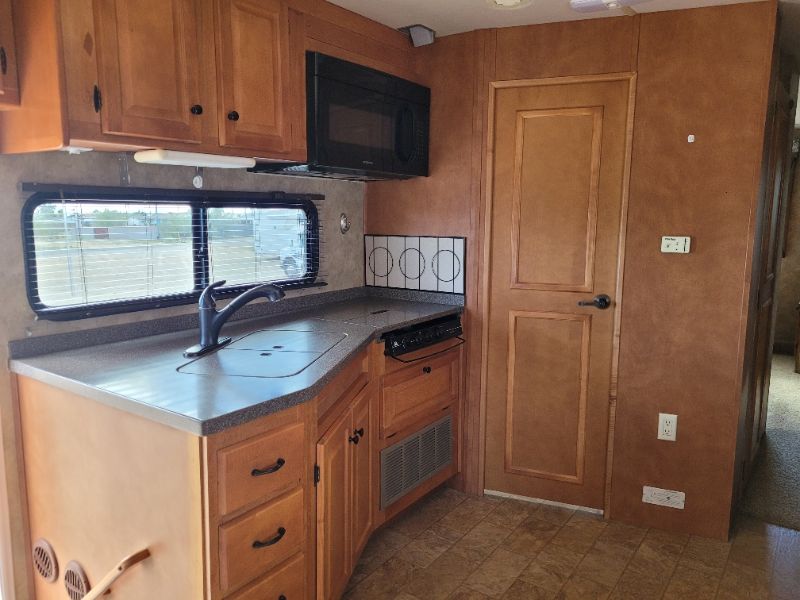2008 Gulf Stream Conquest Super Nova 6372 - Image 10