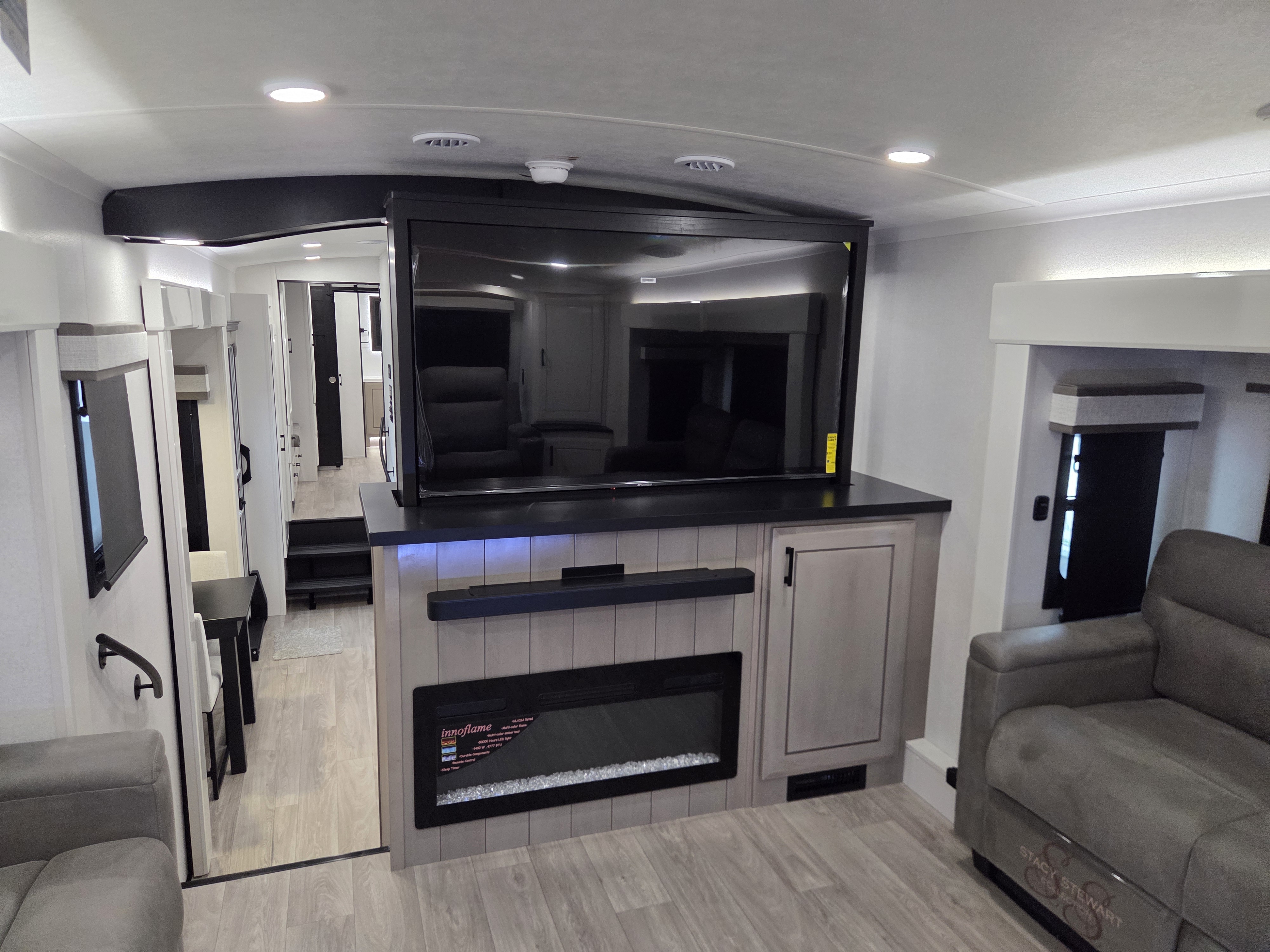 2027 Jayco Pinnacle 39FLOK - Image 18