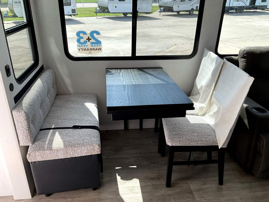 2027 JAYCO Eagle 294CKBS - Image 13