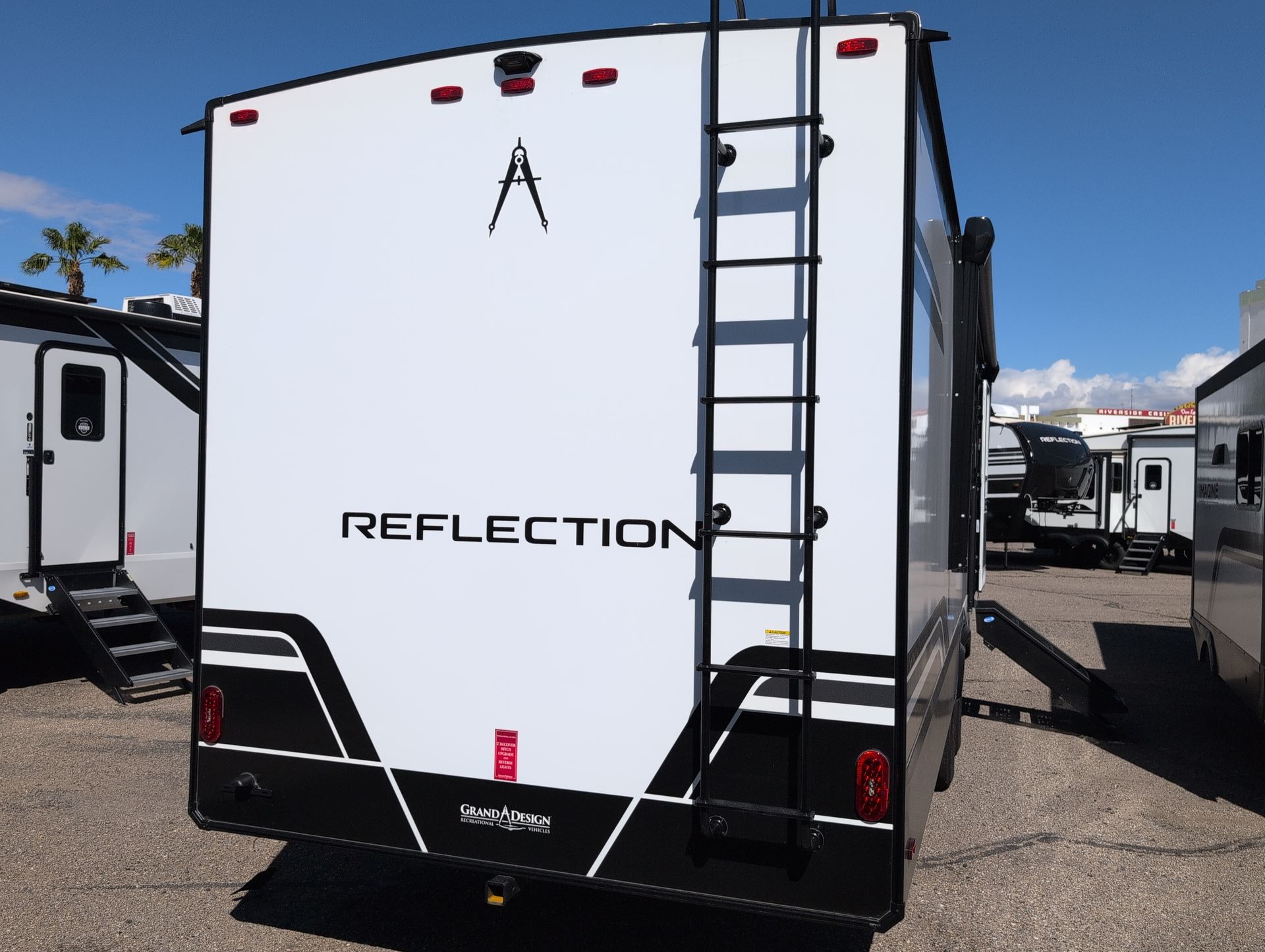 2027 Grand Design Reflection Travel Trailer 322FKTS - Image 12