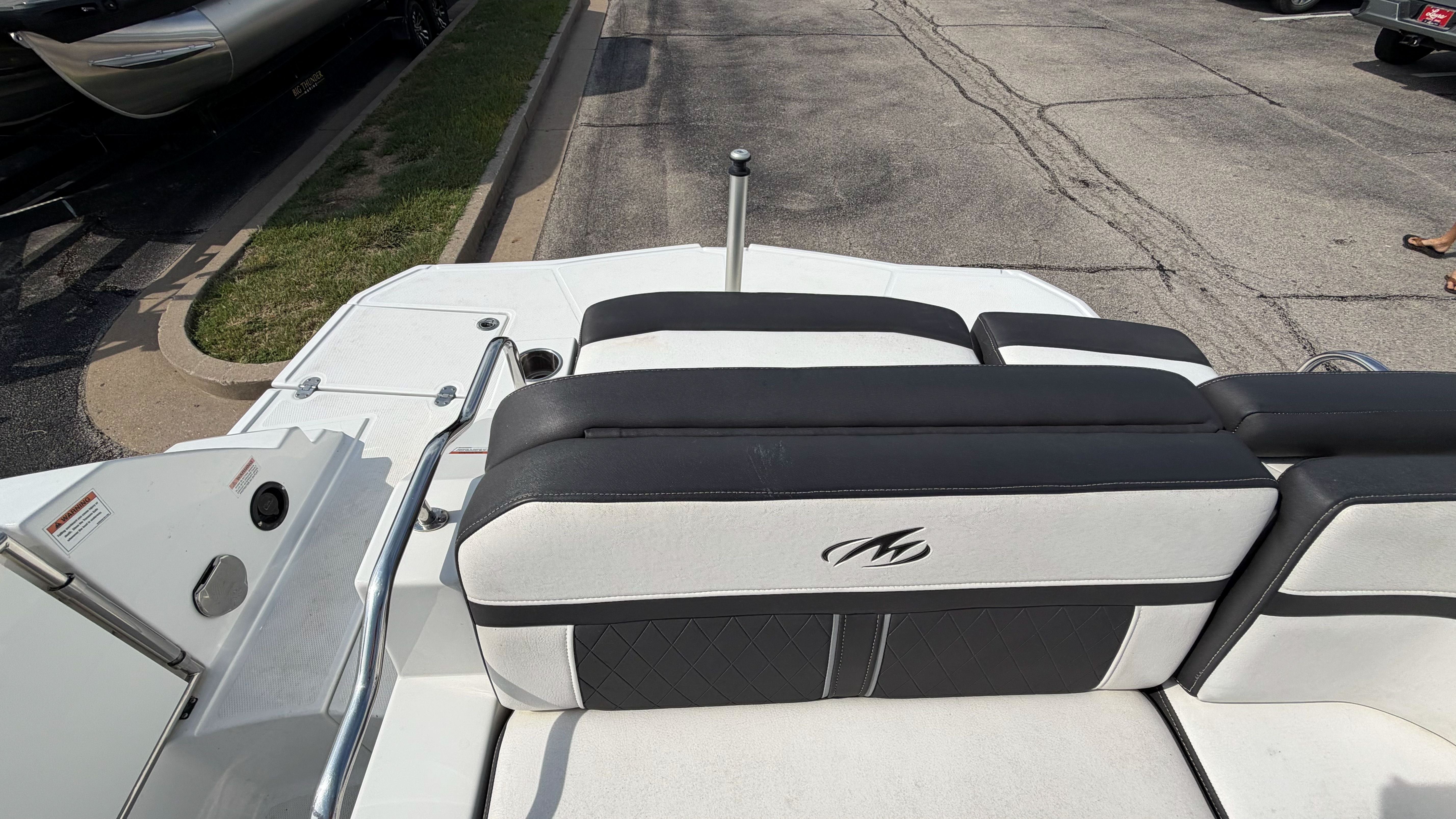 2022 Monterey M4 - Image 29