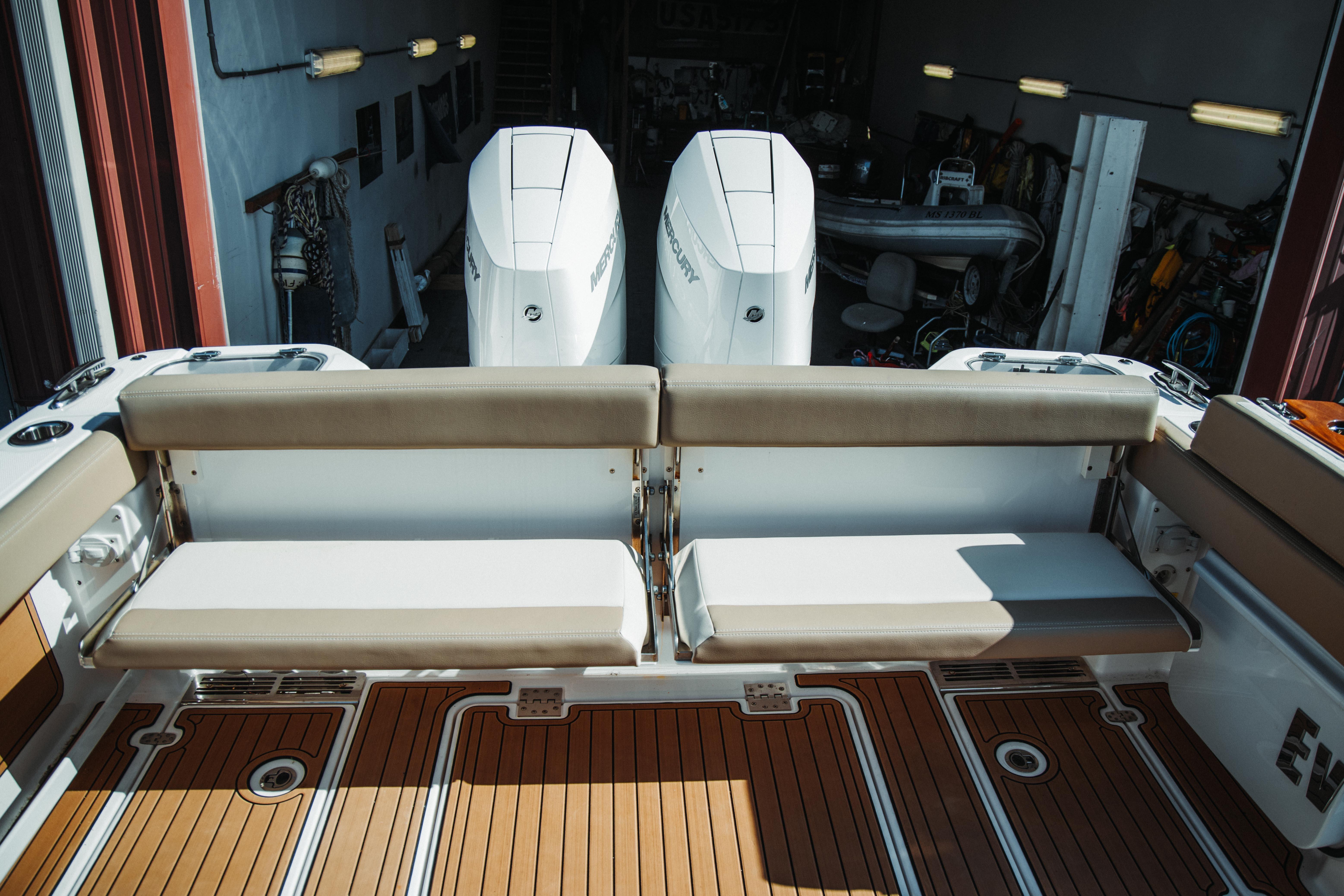 2024 Everglades 315 Center Console Standard - Image 33