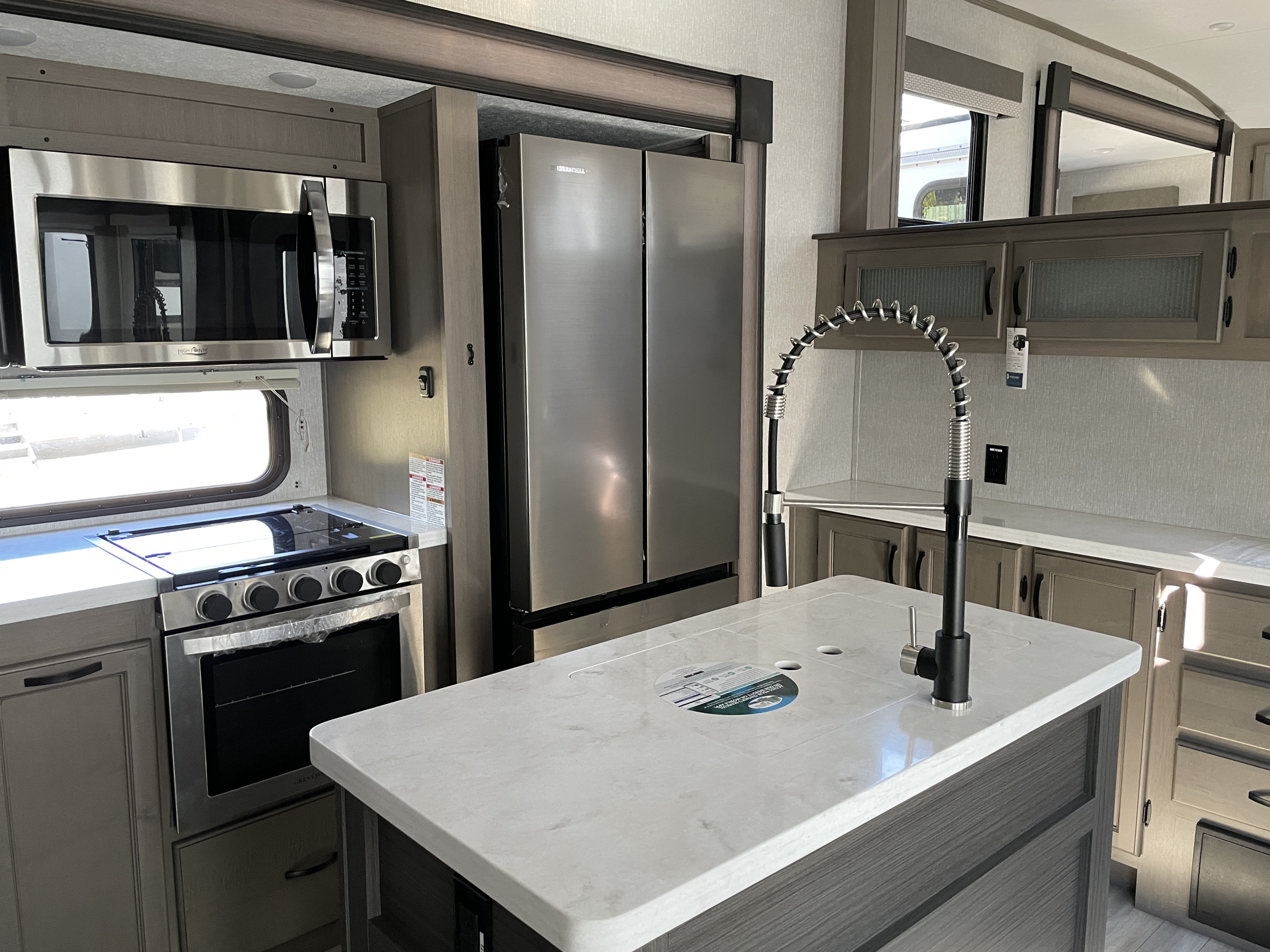 2022 Coachmen Chaparral 334FL - Image 17