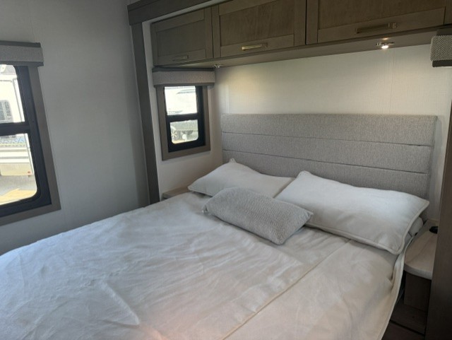 2027 JAYCO GREYHAWK 29MV - Image 11