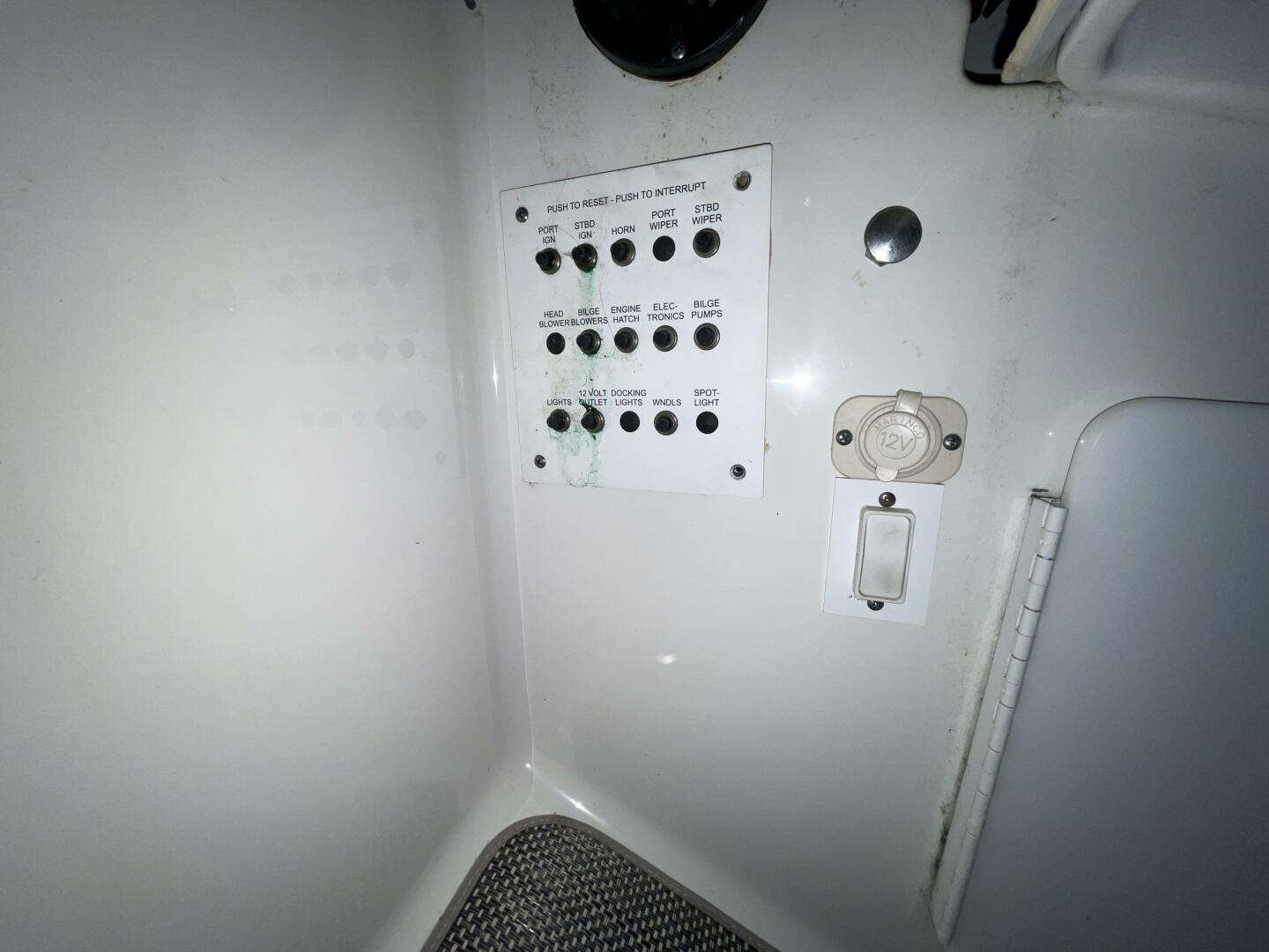 2006 Formula 280 SS - Image 37