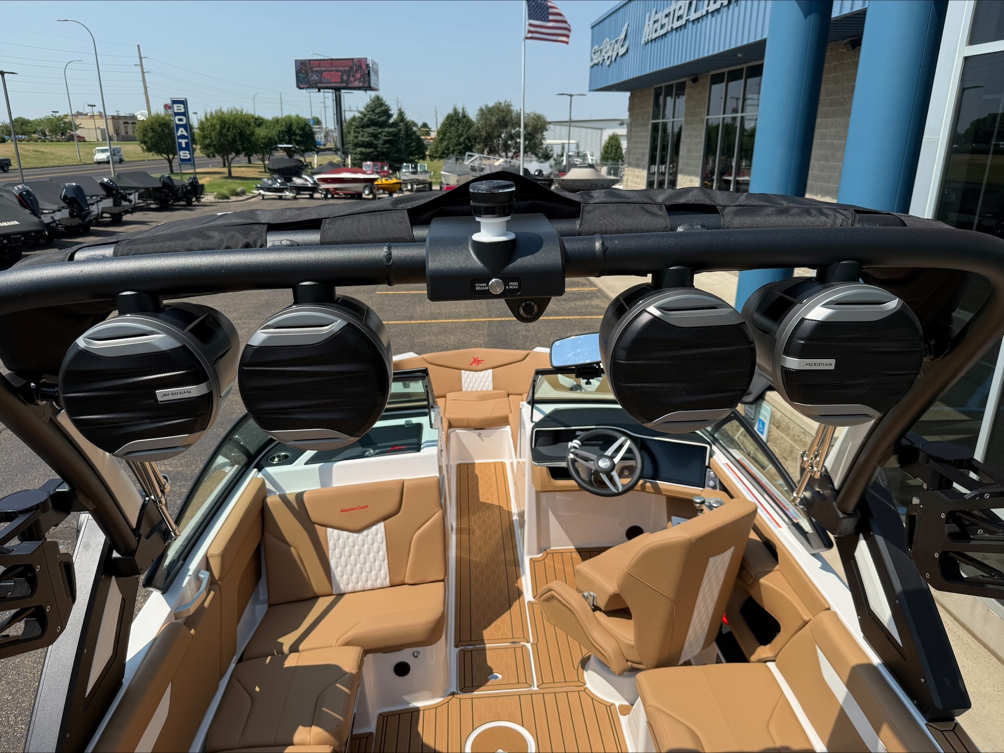 2027 MasterCraft XT24 - Image 20