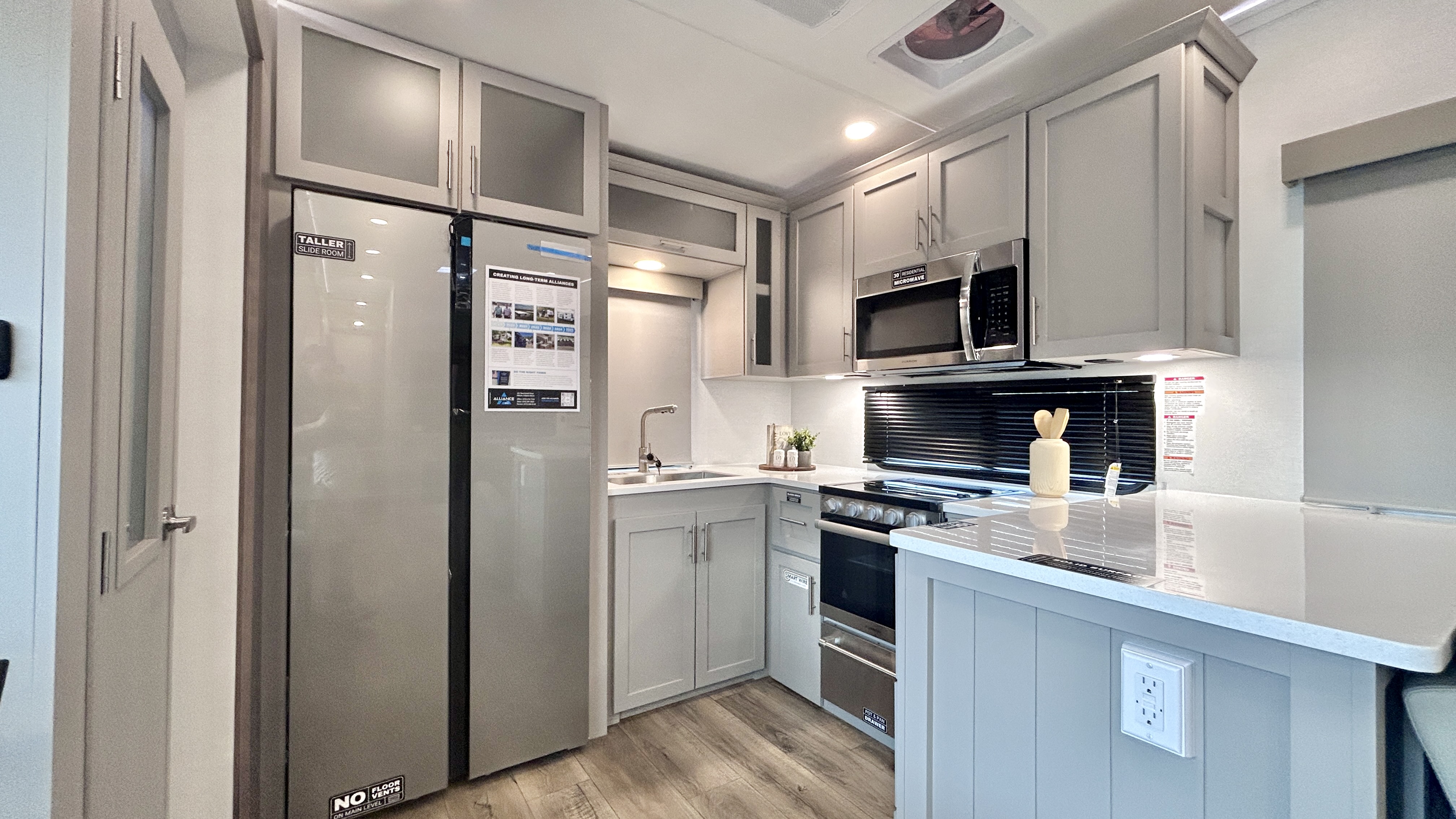 2026 Alliance RV Avenue 35RKS - Image 13