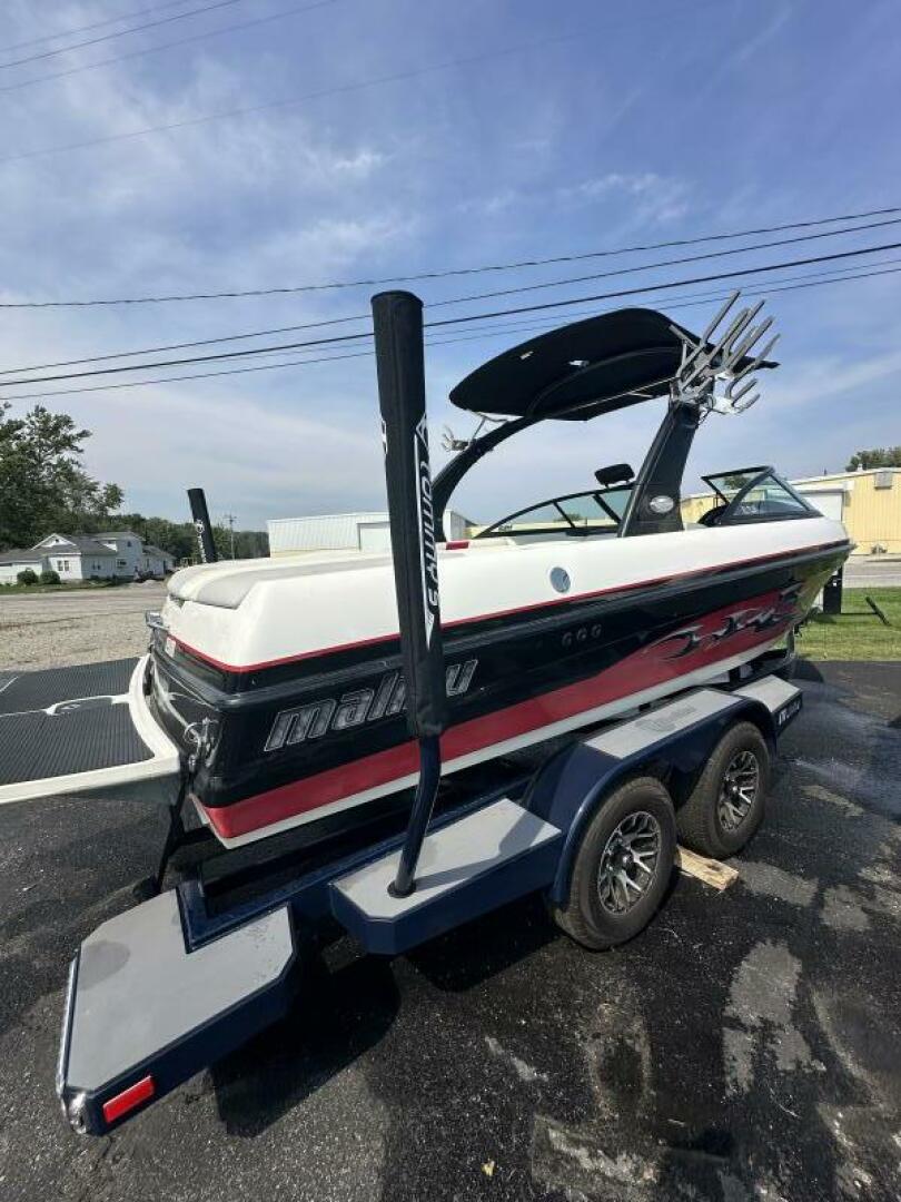 2007 Malibu 21 V-Ride Base - Image 4