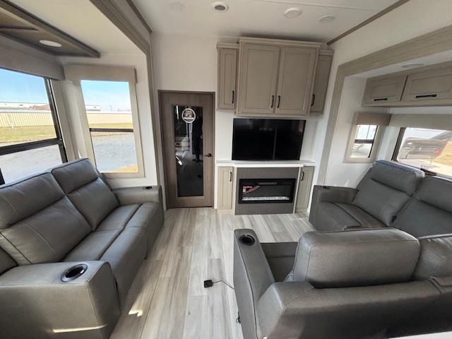 2026 Grand Design Momentum M-Class 395MS - Image 11
