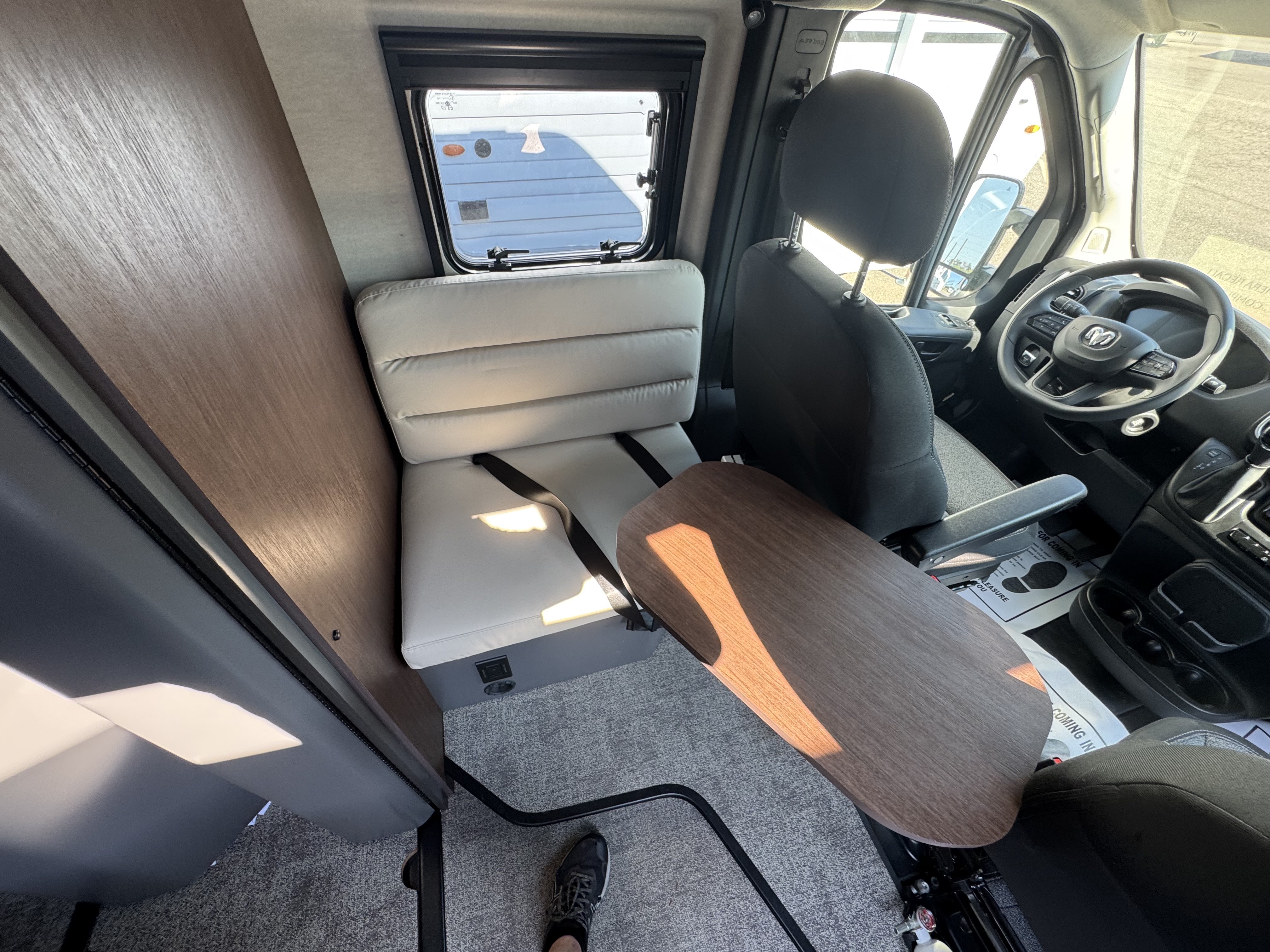 2027 GRAND DESIGN LINEAGE SERIESVP LVP2 - Image 24