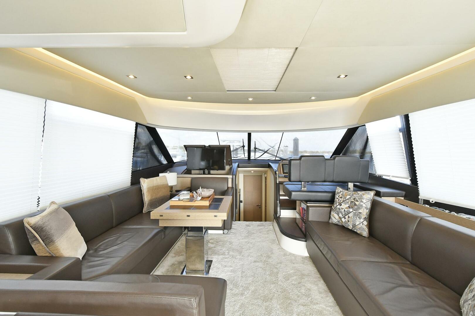 2018 Prestige 560 Fly - Image 23
