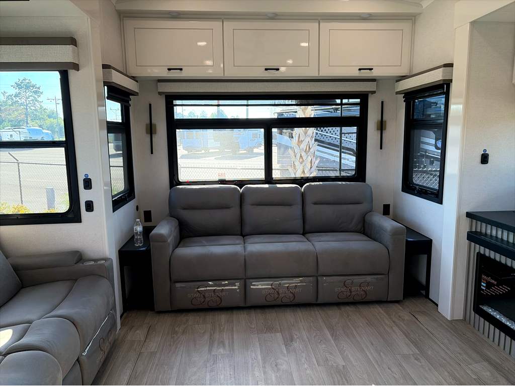 2027 JAYCO PINNACLE 39FBRL - Image 10
