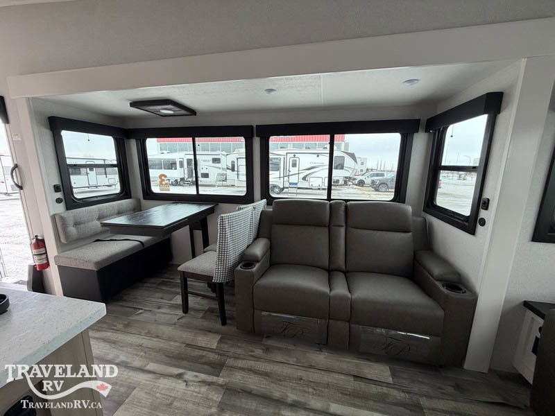 2026 Highland Ridge Roamer 32RLTS - Image 12
