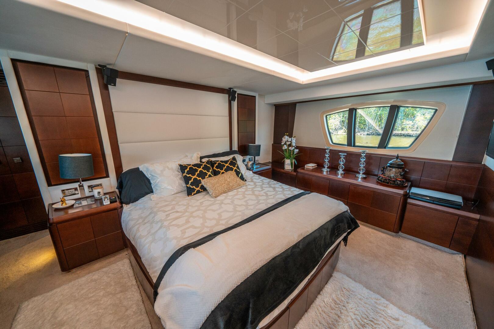 2010 Azimut 75 Fly - Image 36