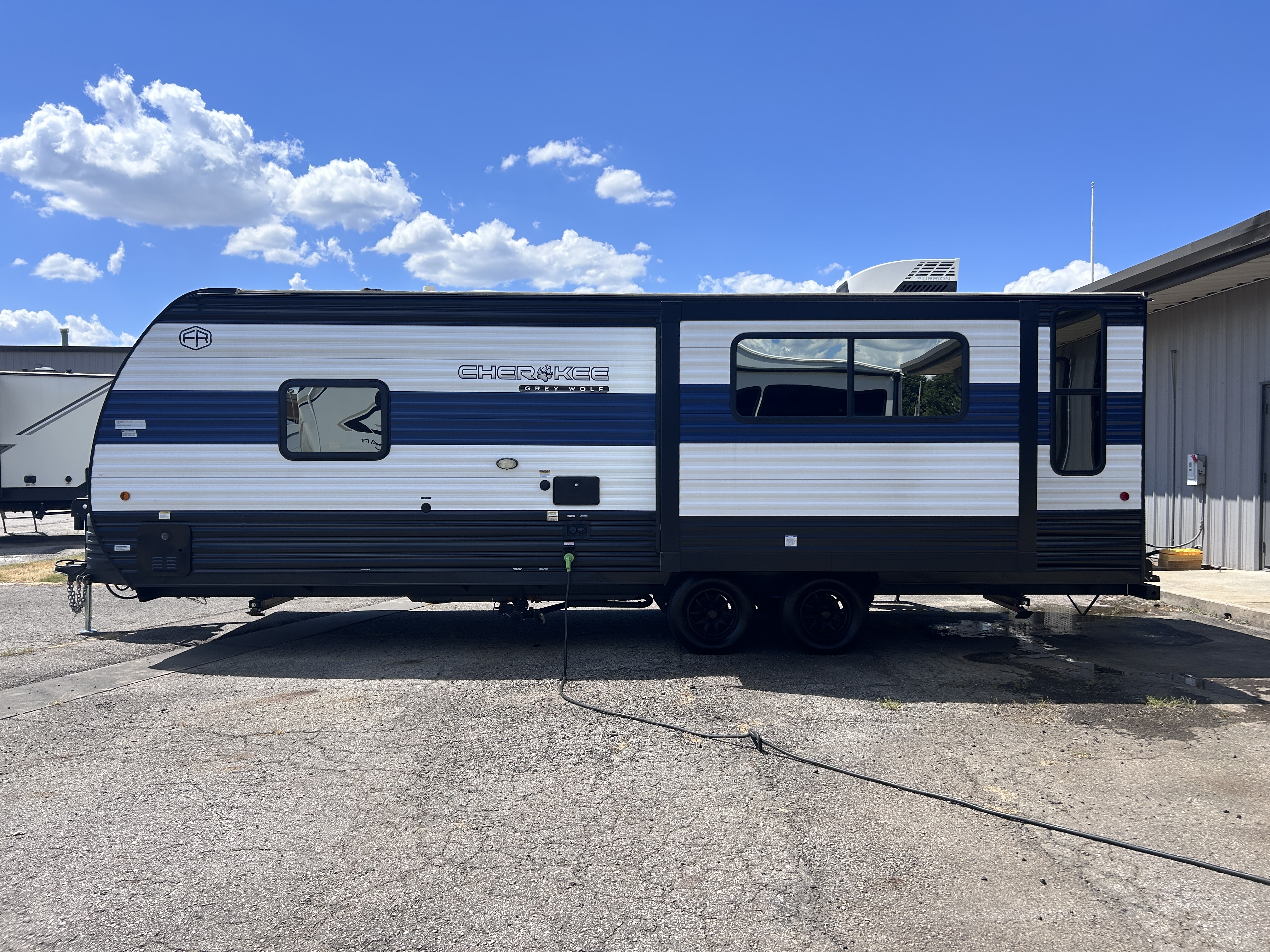 2025 Forest River Cherokee Grey Wolf 23MK - Image 5