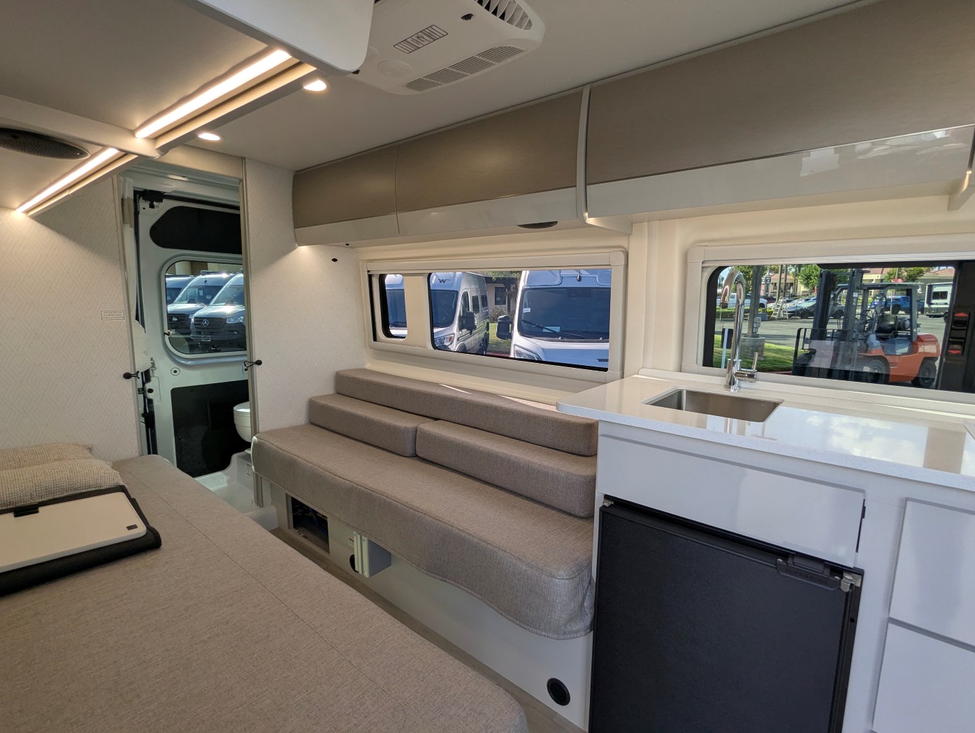 2027 Thor Motor Coach Tellaro 20L - Image 15