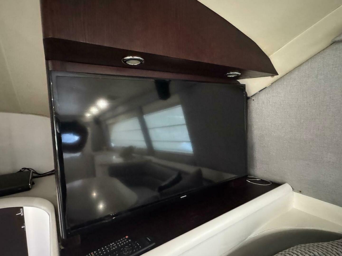 2000 Ocean Yachts 48 Convertible - Image 25