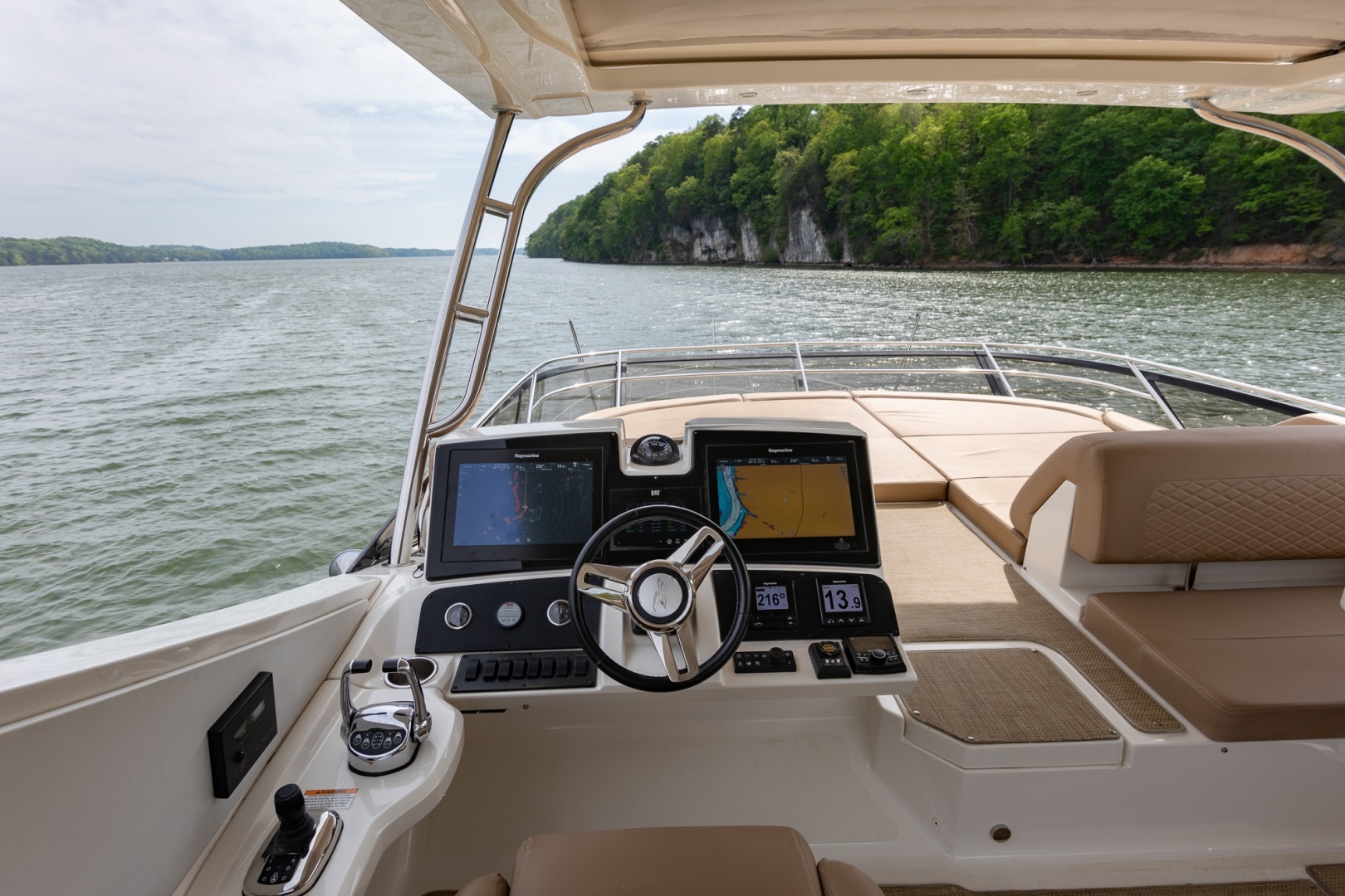 2018 Sea Ray L650 FLY - Image 34