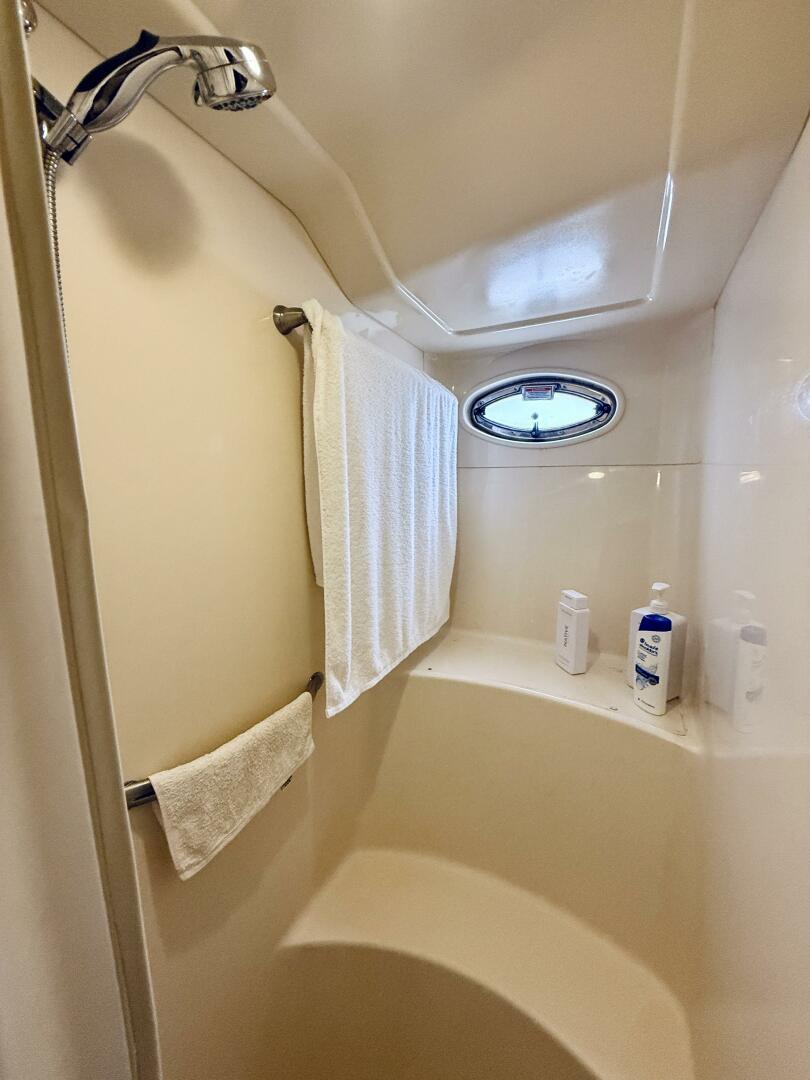 2003 Sea Ray 480 Motor Yacht - Image 54