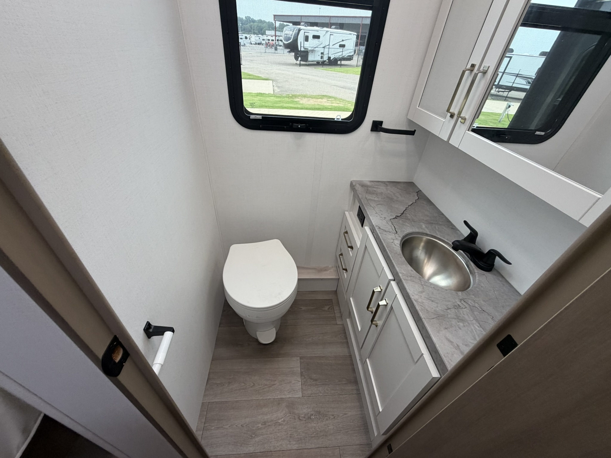2027 JAYCO GREYHAWK 29MV - Image 38