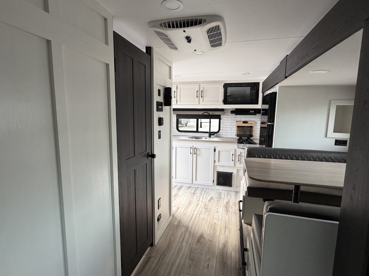 2026 VENTURE RV SPORTTREK STINGER 181VRK - Image 38