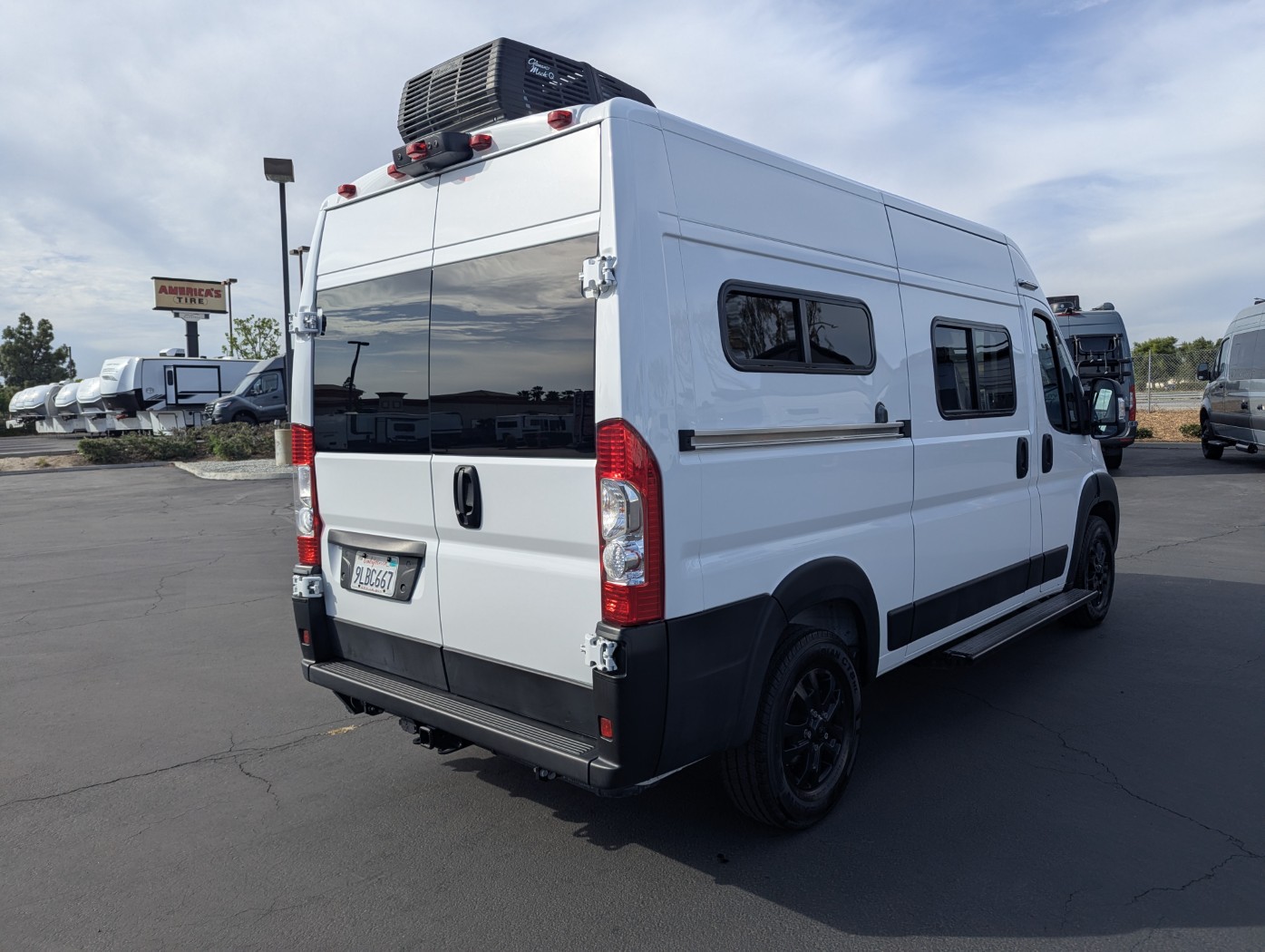 2024 Winnebago Solis Pocket 36A - Image 7
