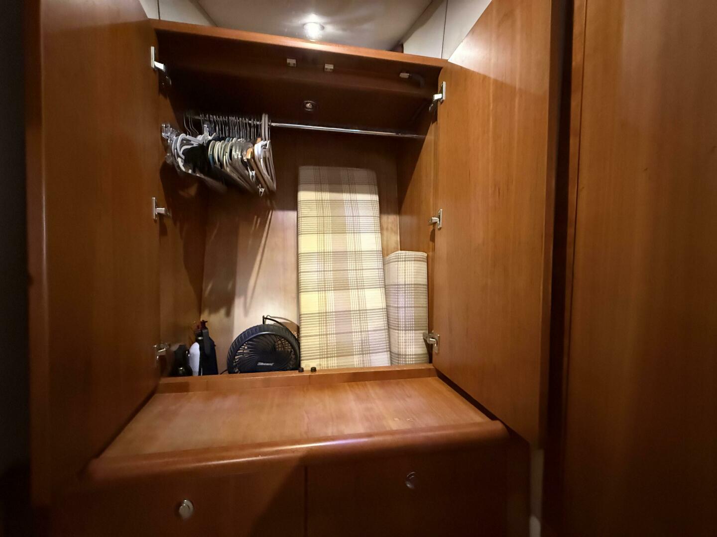 2007 Chris-Craft Roamer 40 - Image 29