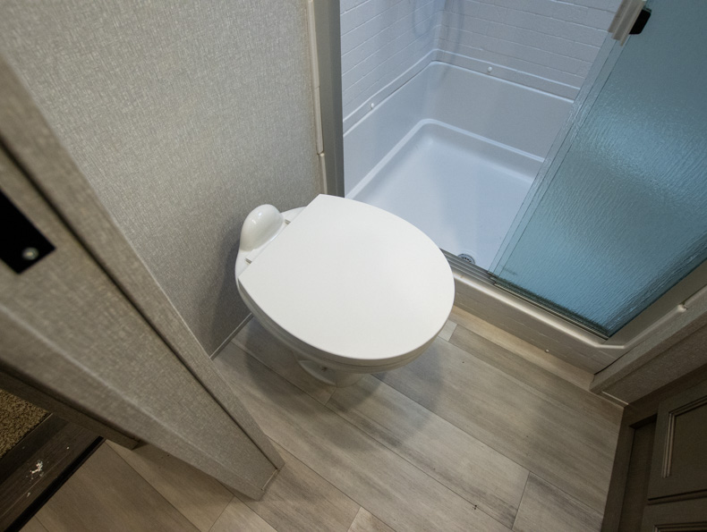 2022 Coachmen Chaparral 373MBRB - Image 30
