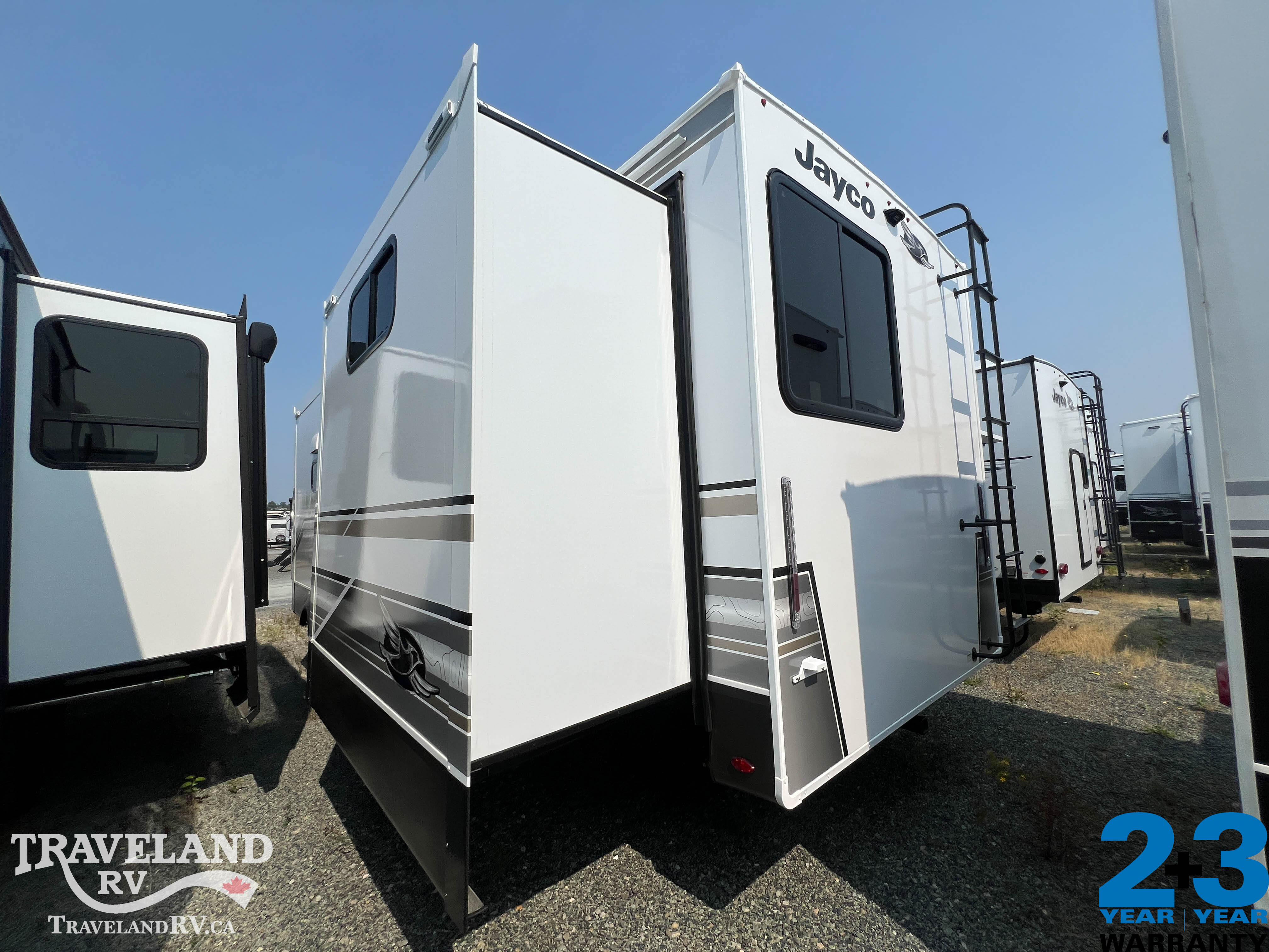 2027 Jayco Eagle 312BHOK - Image 6