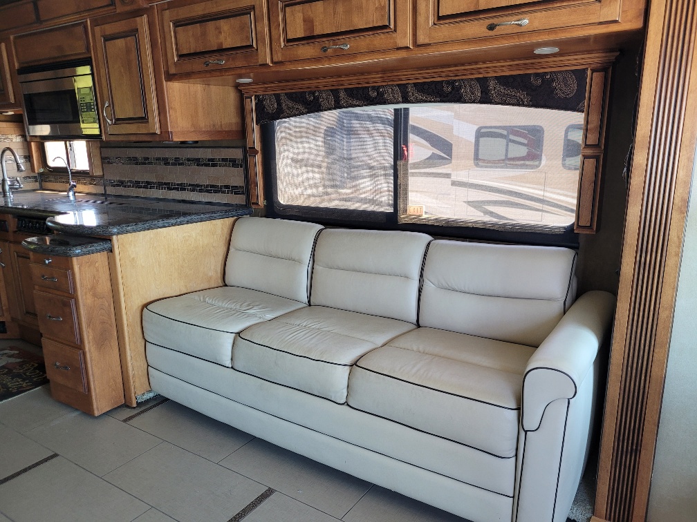 2012 Monaco RV Knight 40PDQ - Image 10