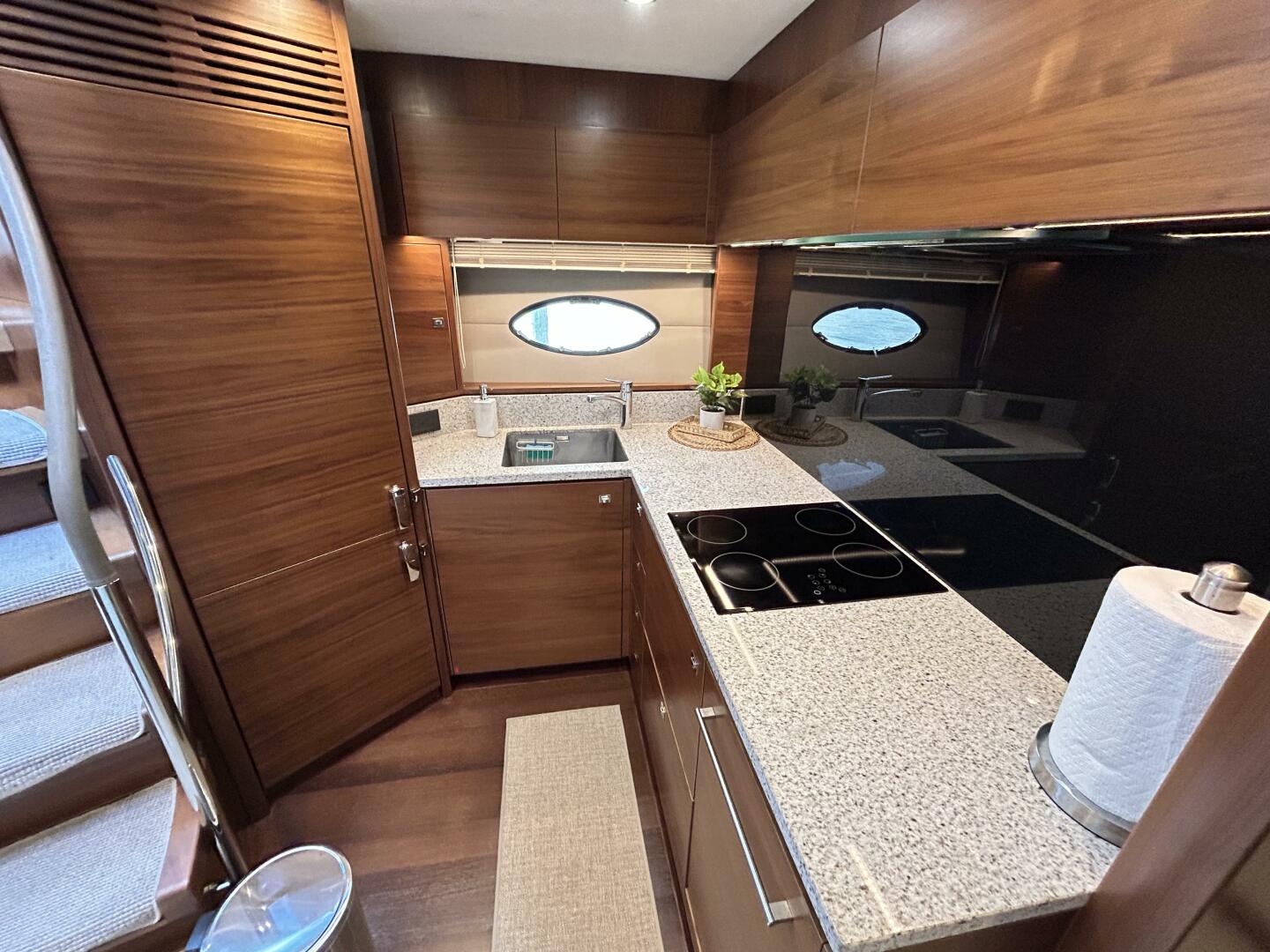 2014 Princess S72 - Image 18
