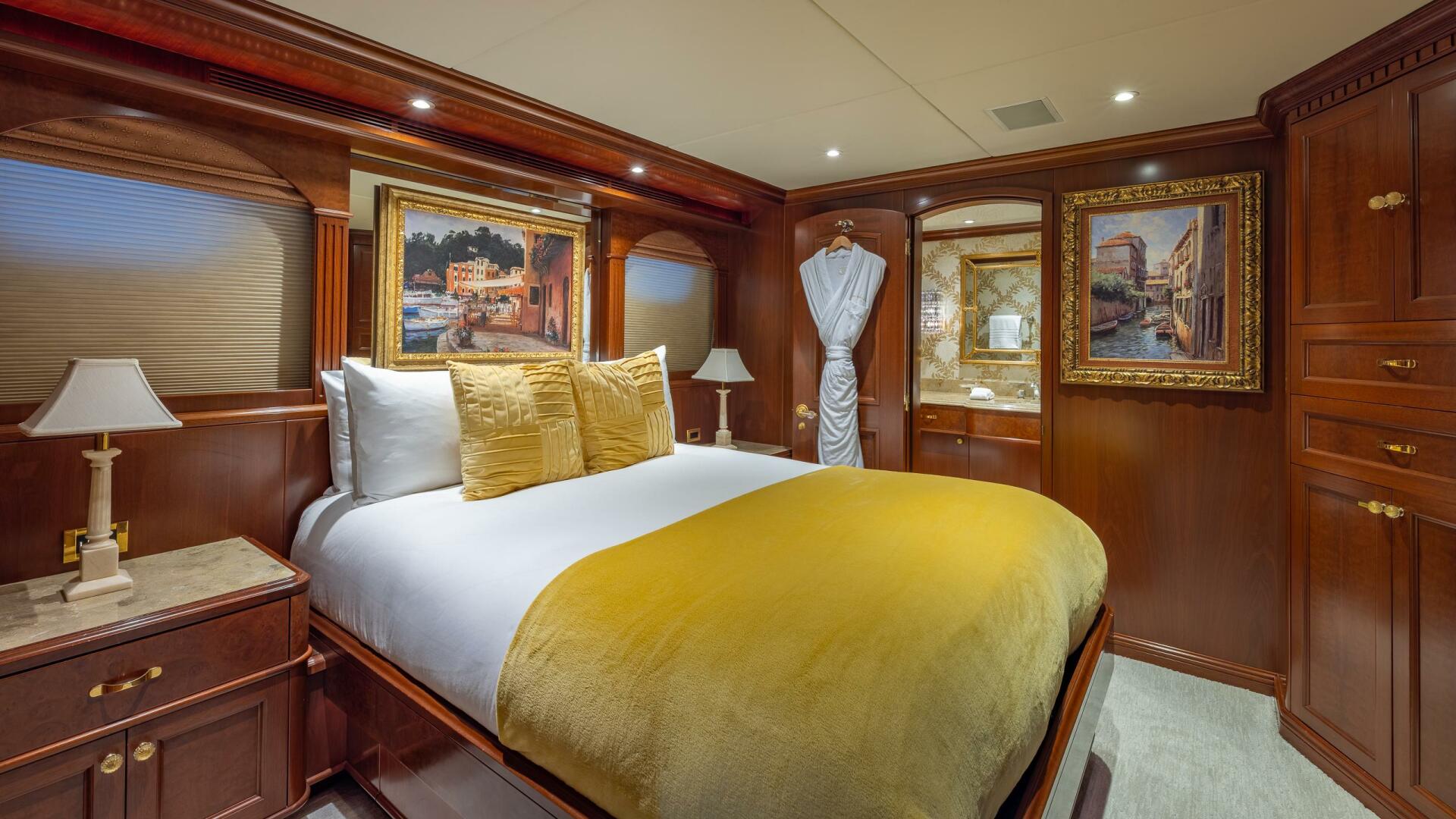 2001 Trinity Yachts Tri-Deck MY - Image 14
