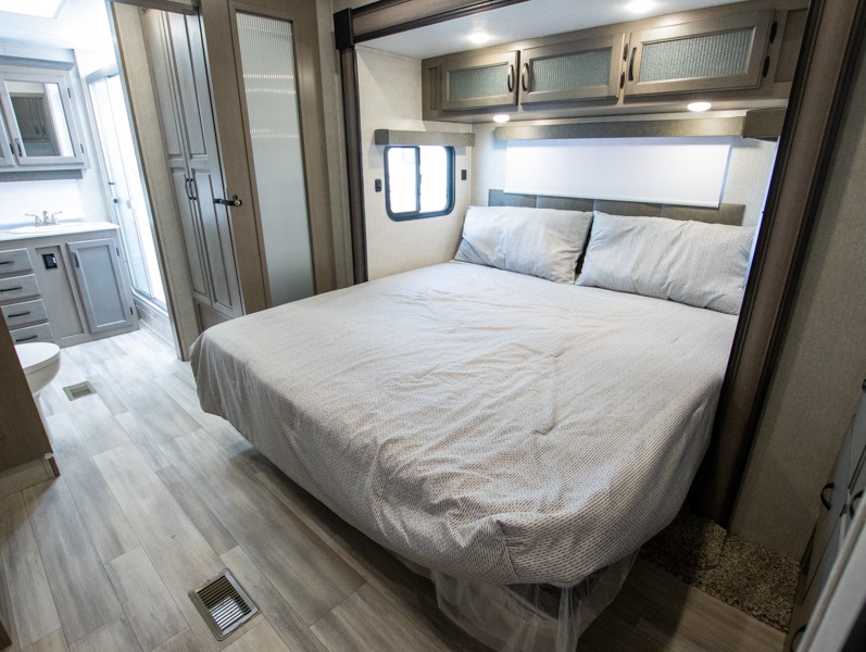 2022 Coachmen Chaparral 334FL - Image 14