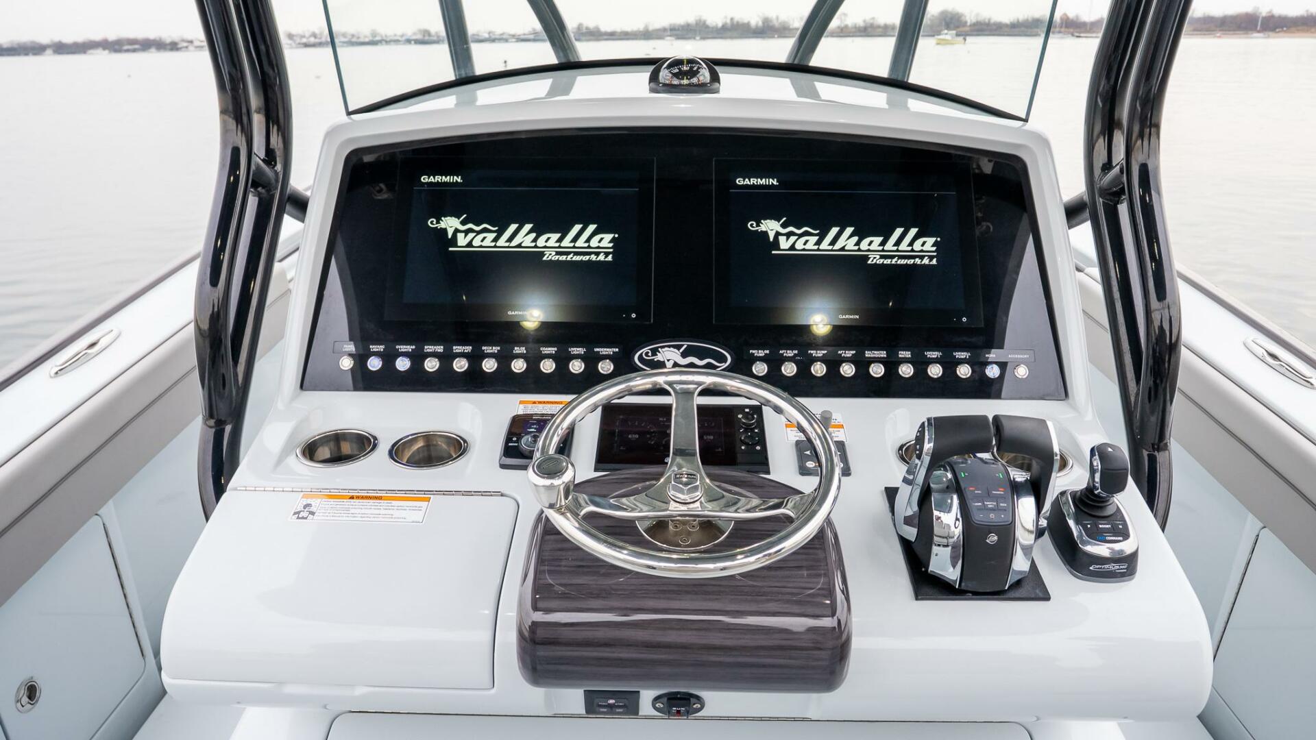 2023 Valhalla Boatworks V-33 - Image 22