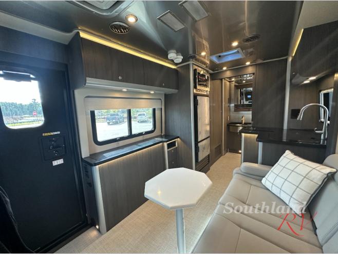 2026 Airstream Atlas Advanced Power Plus - Image 26