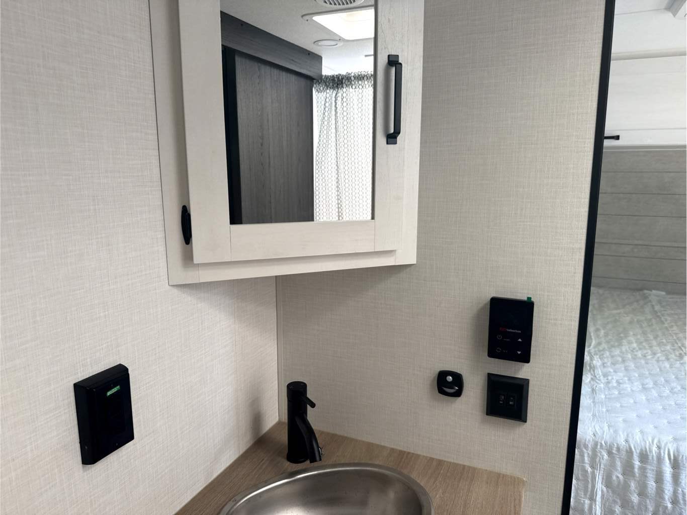 2027 VENTURE RV SIENNA 311VDB - Image 11