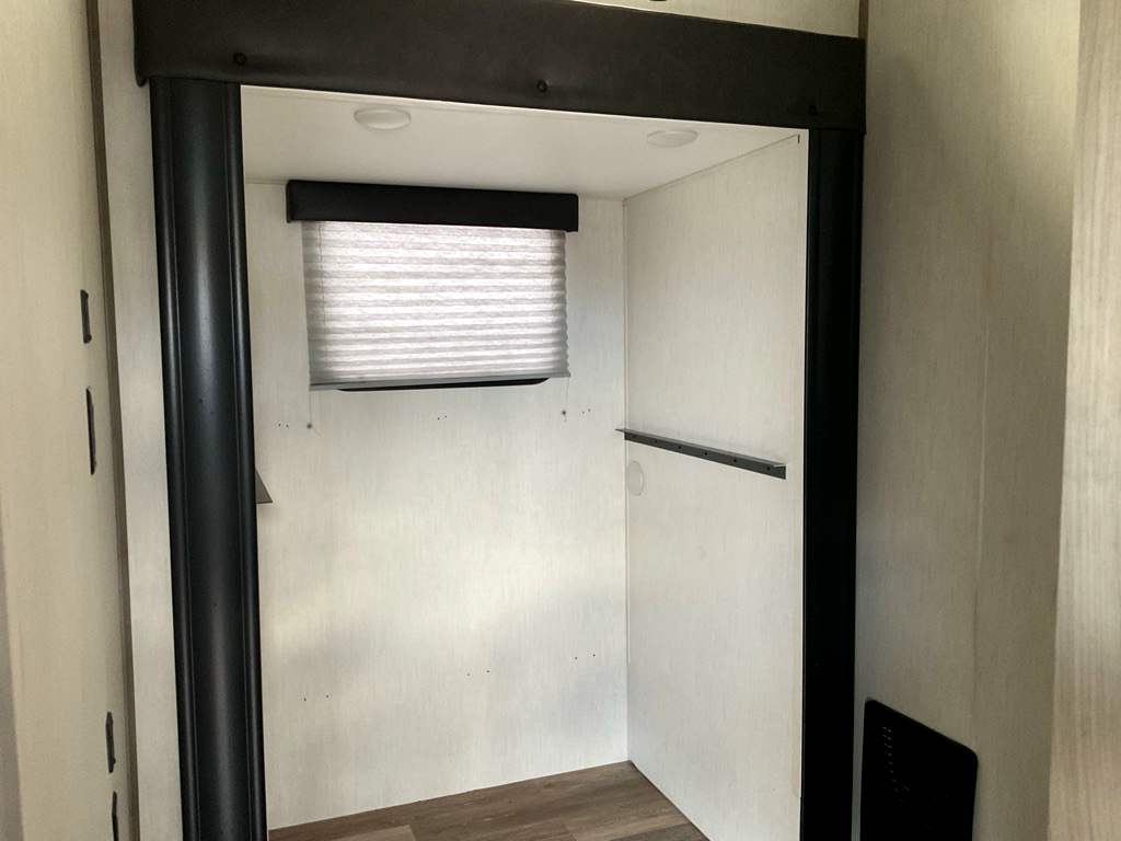 2022 FOREST RIVER ARTICWOLF M-3880 SUITE - Image 28